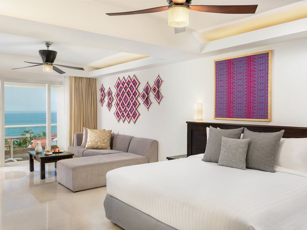 junior-suite-ocean-view-king_standard